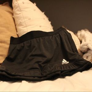 Women’s S Ruffled Adidas Tennis Skirt
